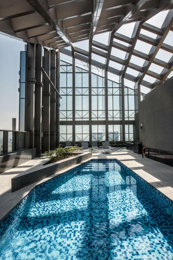 Fantastay Sparkle Tower One Bedroom Suite Marina View Dubai Buitenkant foto